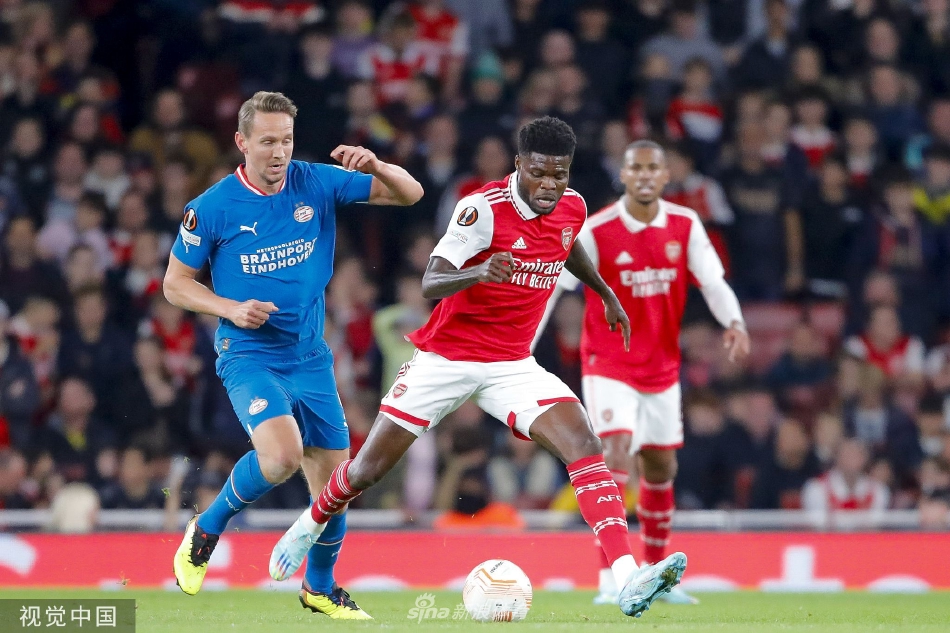 埃因霍温发布备战花絮；清晨队长鼓劲；欧联任务艰巨；阵容厚度经受考验(本菲卡vs中日德兰)-爱游戏官网